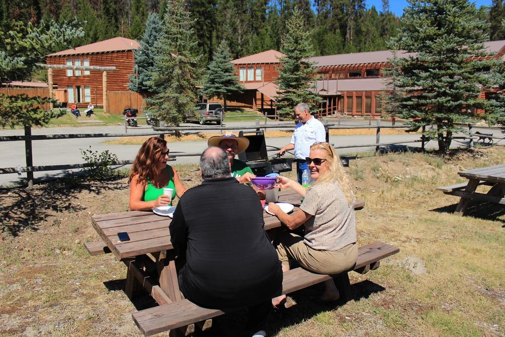The Lodge At Lolo Hot Springs Exteriér fotografie